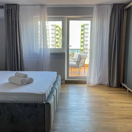 De La Playa Năvodari